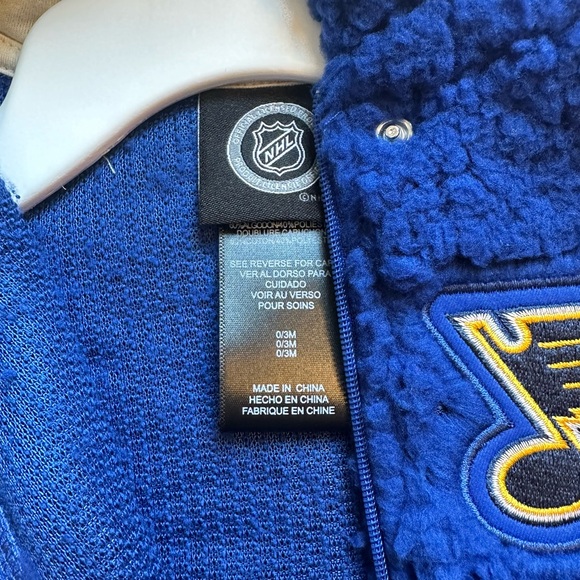 New!!! NHL St.Louis Blues 0-3 Months onesie - Picture 5 of 7